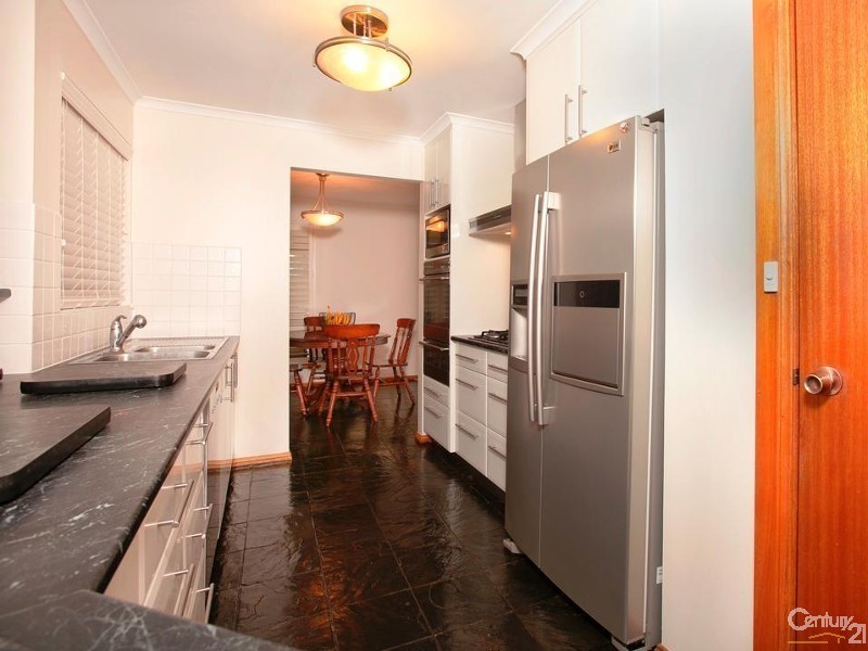 6 Thaxted Court, Morphett Vale SA 5162