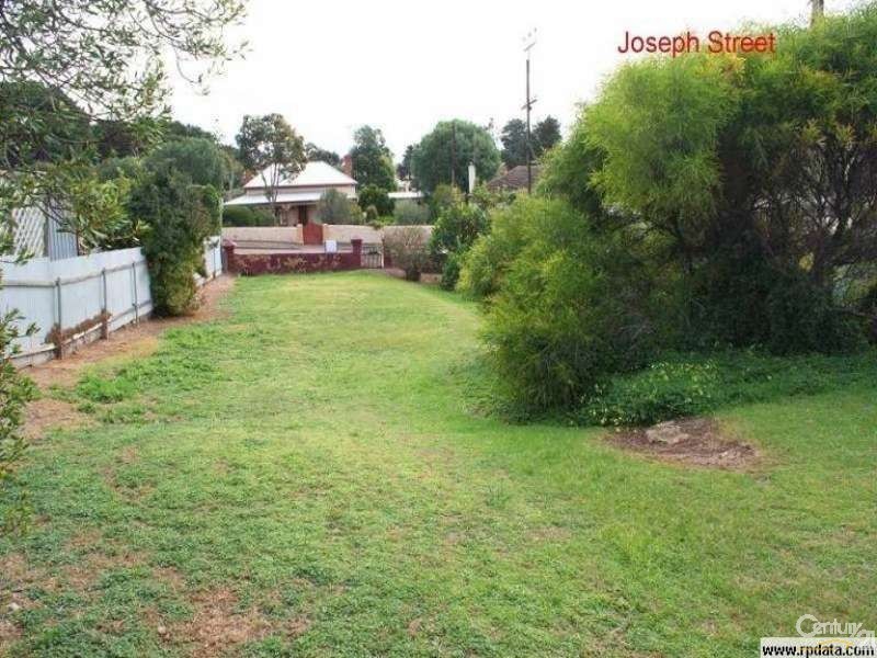 15 Joseph Street (31-32-33 Rachel Street), Murray Bridge SA 5253