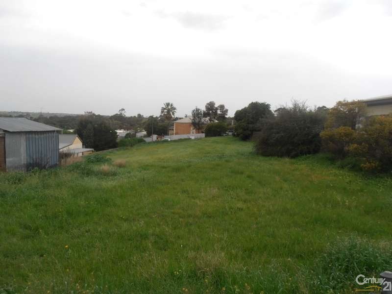 15 Joseph Street (31-32-33 Rachel Street), Murray Bridge SA 5253