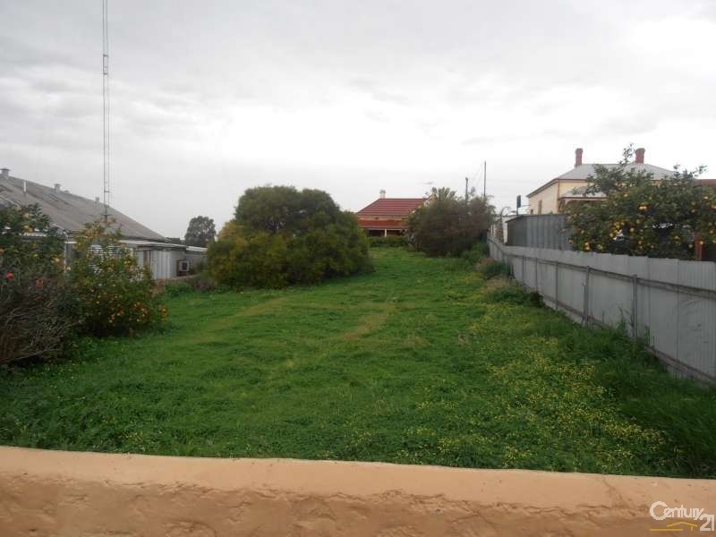 15 Joseph Street (31-32-33 Rachel Street), Murray Bridge SA 5253