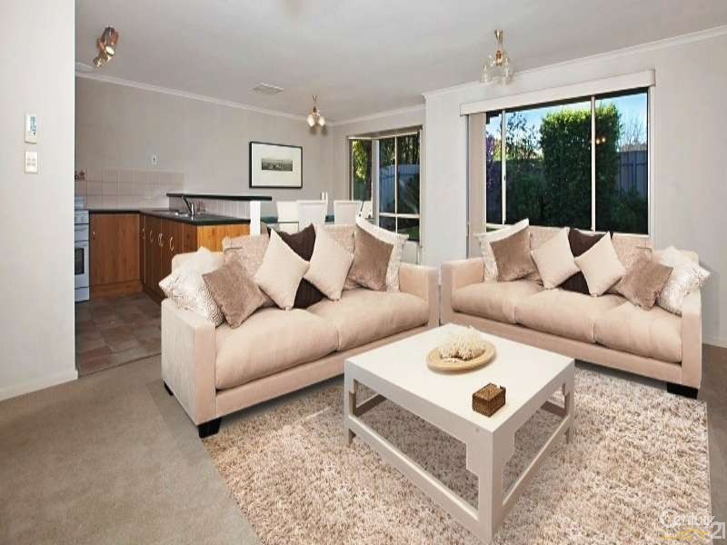 4 Riddoch Crescent, Woodcroft SA 5162