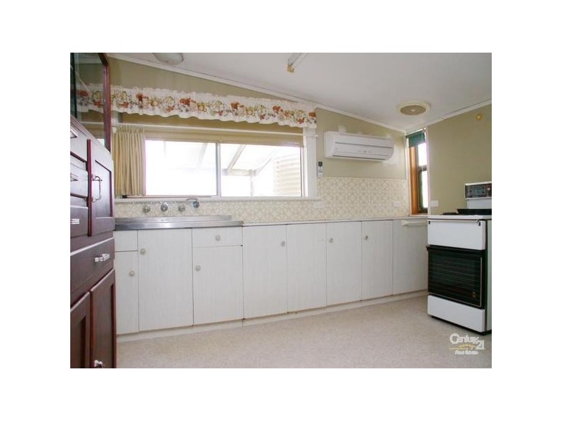 9 Saltash Avenue, Christies Beach SA 5165