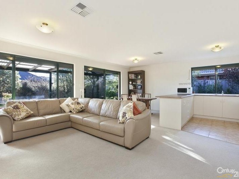 5 Sovereign Drive, Woodcroft SA 5162