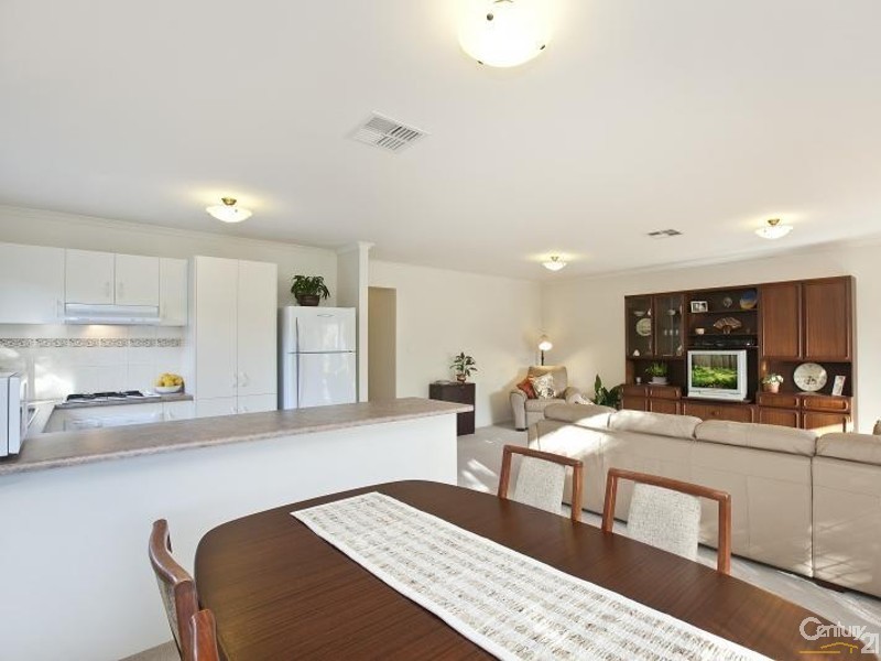 5 Sovereign Drive, Woodcroft SA 5162