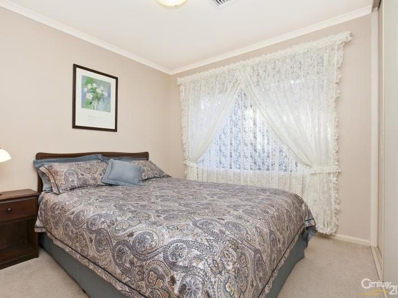 5 Sovereign Drive, Woodcroft SA 5162