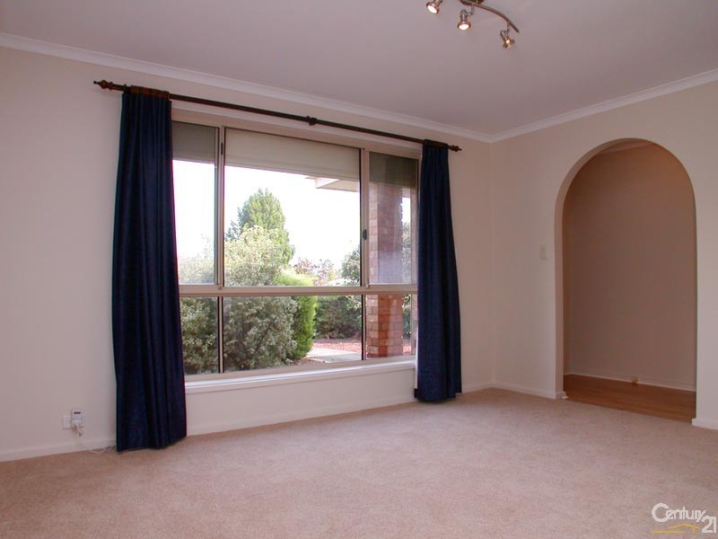 23 Allman Ave, Woodcroft SA 5162