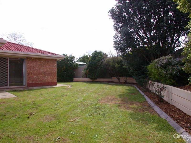 23 Allman Ave, Woodcroft SA 5162