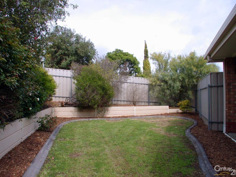 23 Allman Ave, Woodcroft SA 5162