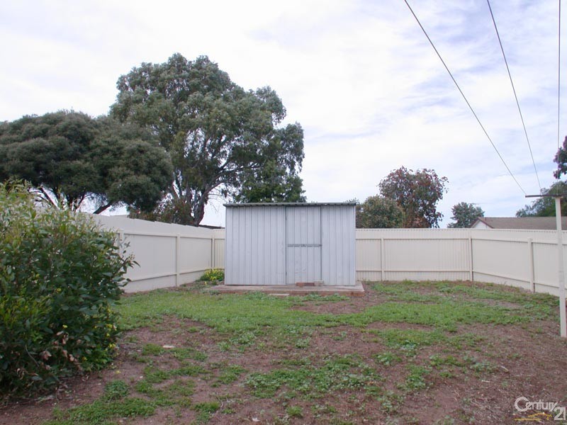 2 Cooder Crescent, Morphett Vale SA 5162