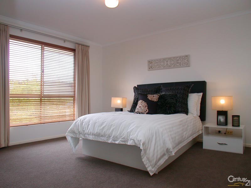 33 Homestead Drive, Aberfoyle Park SA 5159