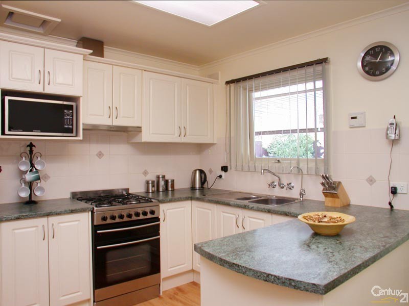 4 Adrian Street, Christie Downs SA 5164