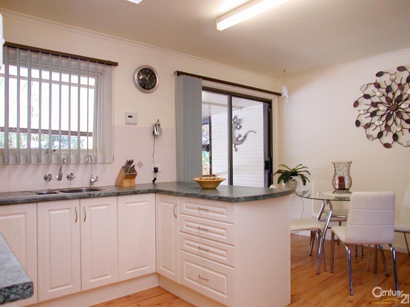 4 Adrian Street, Christie Downs SA 5164
