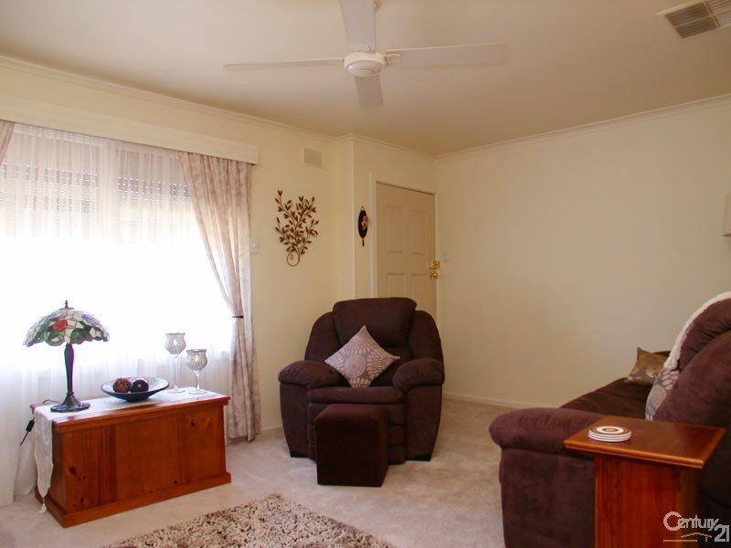 4 Adrian Street, Christie Downs SA 5164