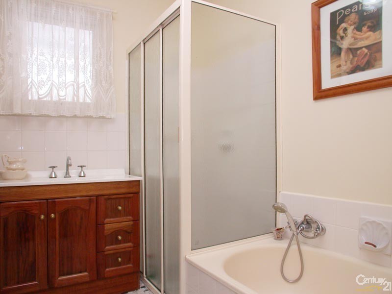 4 Adrian Street, Christie Downs SA 5164