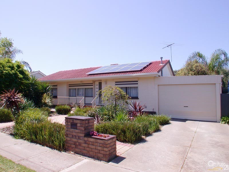 4 Adrian Street, Christie Downs SA 5164