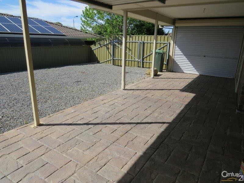 12 New England Drive, Woodcroft SA 5162