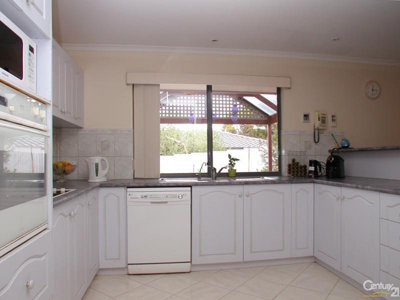 60 River Road, Port Noarlunga SA 5167