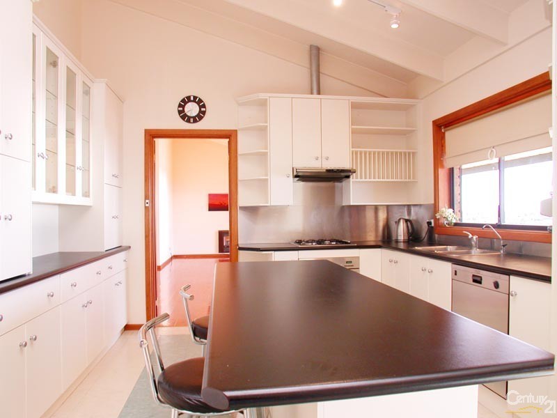 13 Mayflower Crescent, Hallett Cove SA 5158