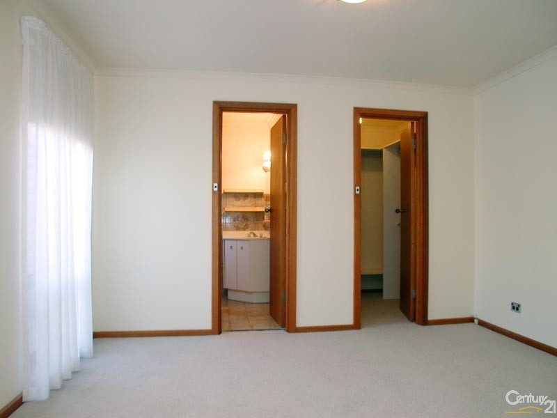 13 Mayflower Crescent, Hallett Cove SA 5158