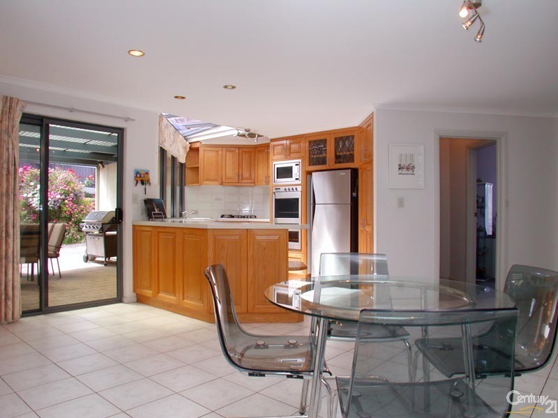 2 Shelter Court, Aberfoyle Park SA 5159