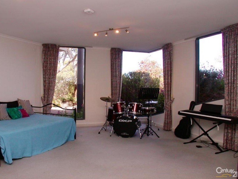 2 Shelter Court, Aberfoyle Park SA 5159