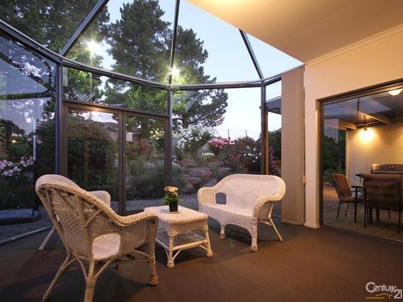 2 Shelter Court, Aberfoyle Park SA 5159