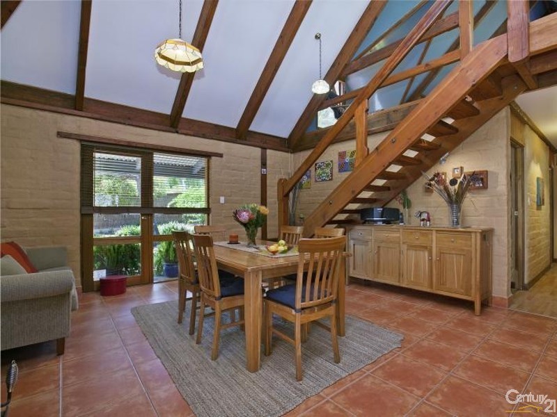 18 Giles Road, Willunga SA 5172