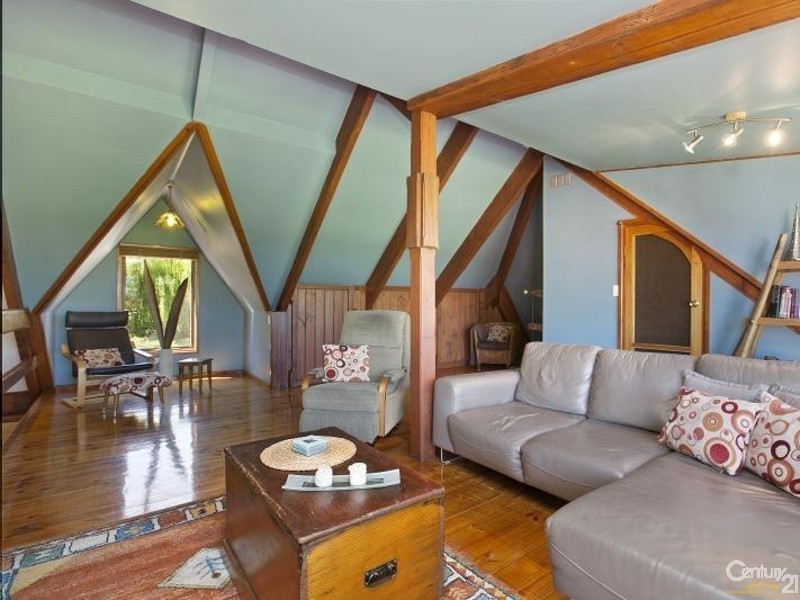 18 Giles Road, Willunga SA 5172