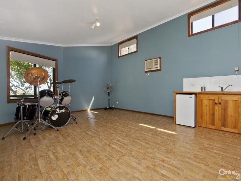 18 Giles Road, Willunga SA 5172