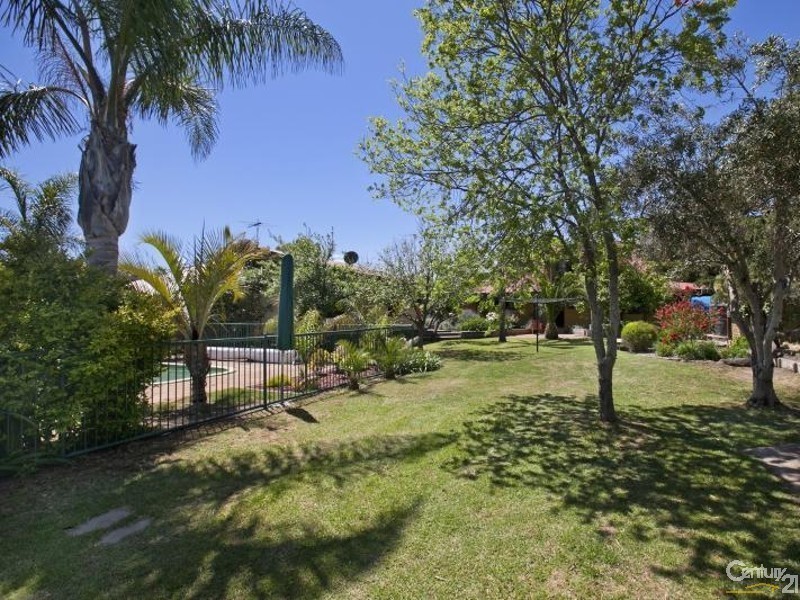 18 Giles Road, Willunga SA 5172