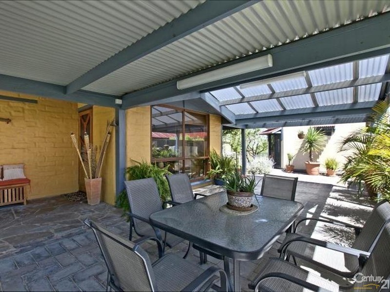 18 Giles Road, Willunga SA 5172