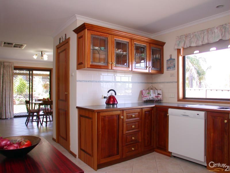 4 Panorama Drive, Aberfoyle Park SA 5159