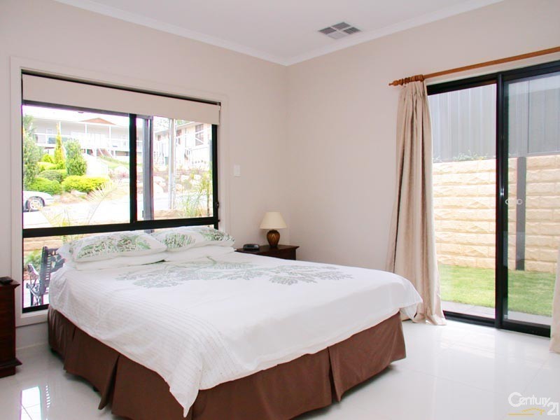 4 Alexander Terrace, Port Noarlunga SA 5167