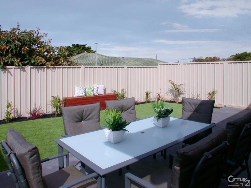 2A Julian Street, Christie Downs SA 5164