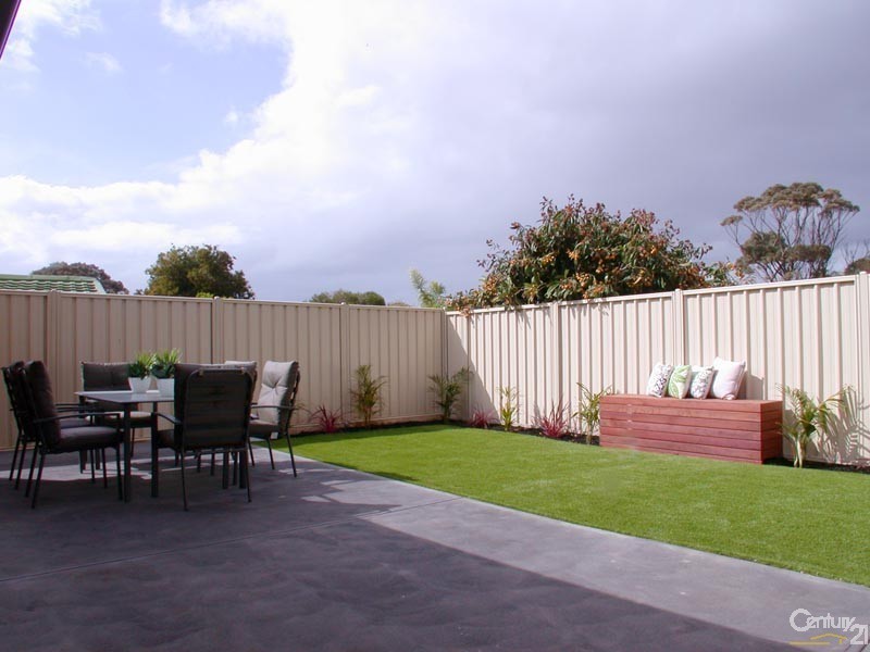 2A Julian Street, Christie Downs SA 5164