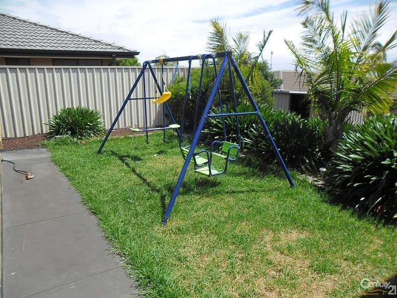 3 Best Close, Woodcroft SA 5162