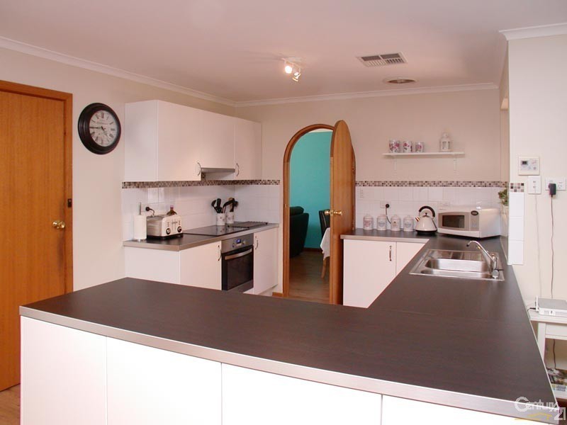 2 Wellesley Street, Huntfield Heights SA 5163