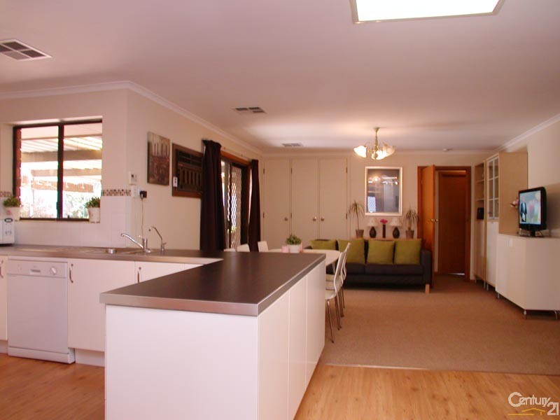 2 Wellesley Street, Huntfield Heights SA 5163