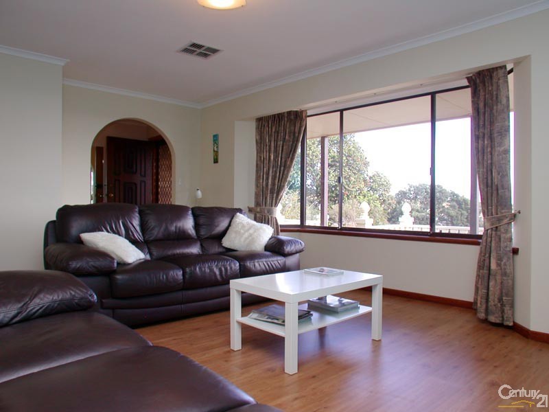 2 Wellesley Street, Huntfield Heights SA 5163