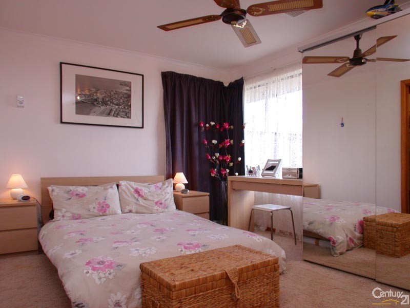 2 Wellesley Street, Huntfield Heights SA 5163