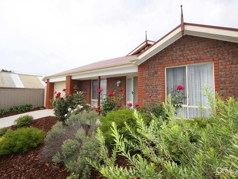 17 Mountain Ash Drive, Hackham SA 5163