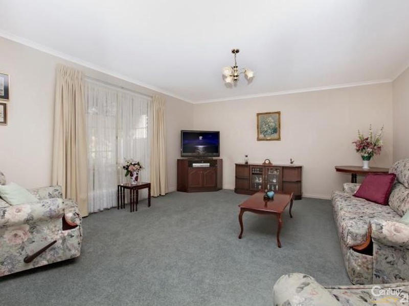 17 Mountain Ash Drive, Hackham SA 5163
