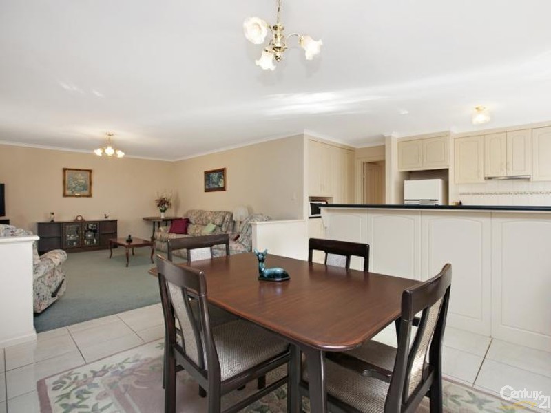 17 Mountain Ash Drive, Hackham SA 5163