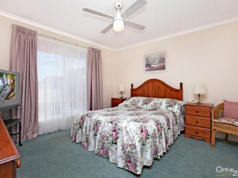 17 Mountain Ash Drive, Hackham SA 5163