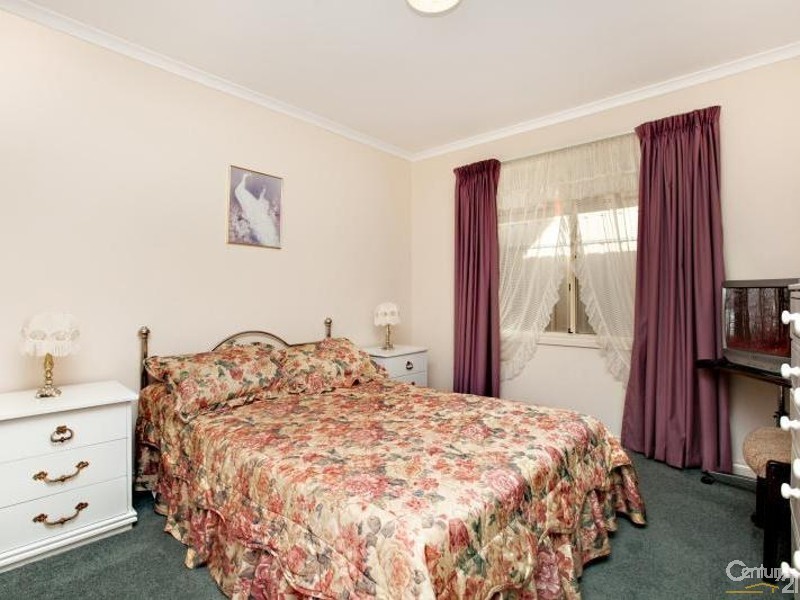 17 Mountain Ash Drive, Hackham SA 5163
