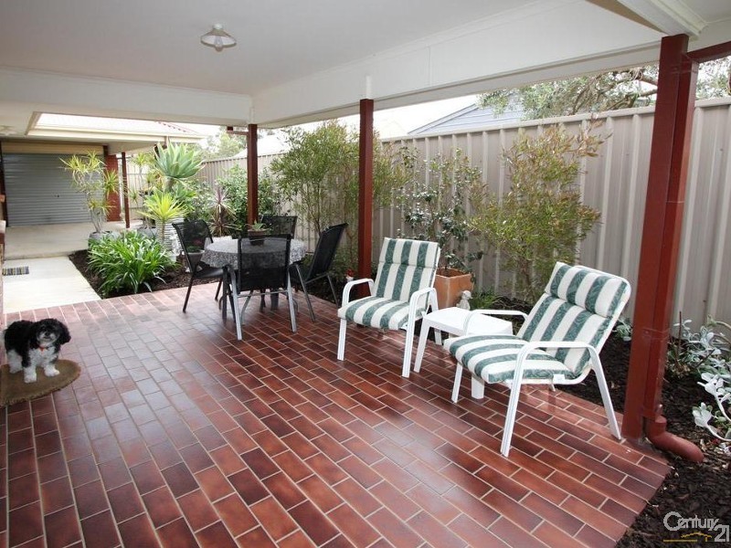 17 Mountain Ash Drive, Hackham SA 5163