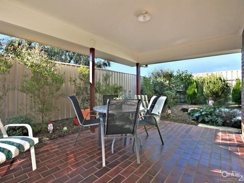 17 Mountain Ash Drive, Hackham SA 5163
