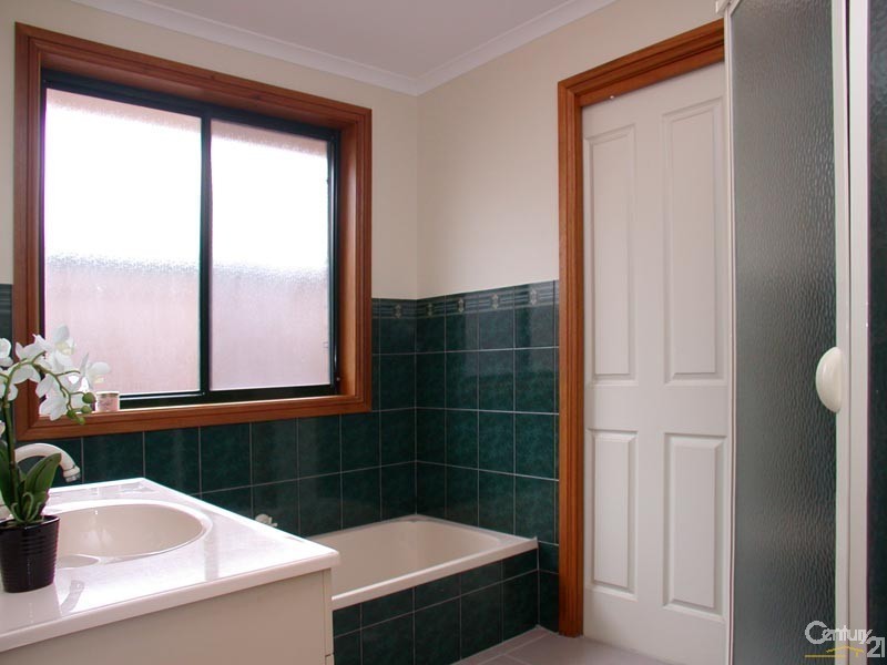 15 Mildara Close, Woodcroft SA 5162