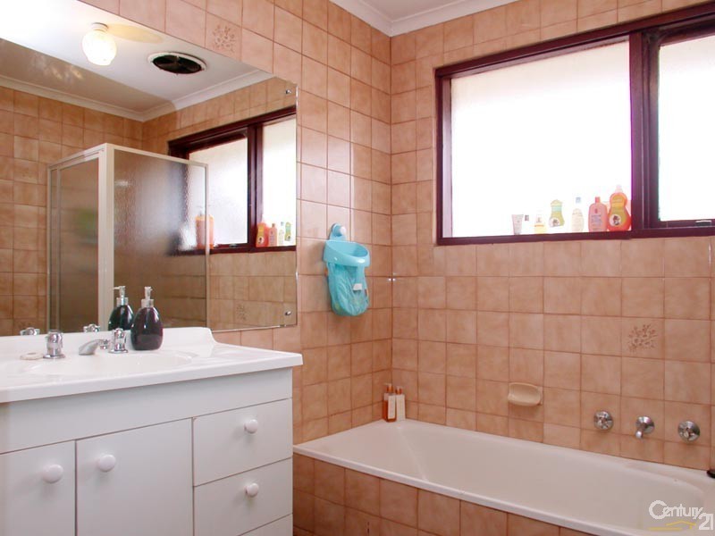 23 Flinders Crescent, Hackham SA 5163