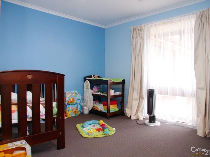 23 Flinders Crescent, Hackham SA 5163